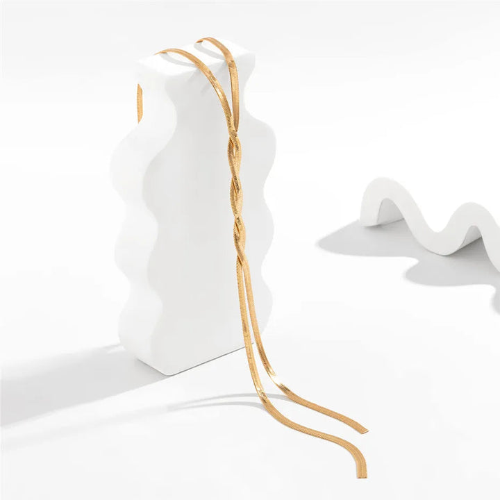 Elegant Lang Halskæde med Justerbart Slange Design