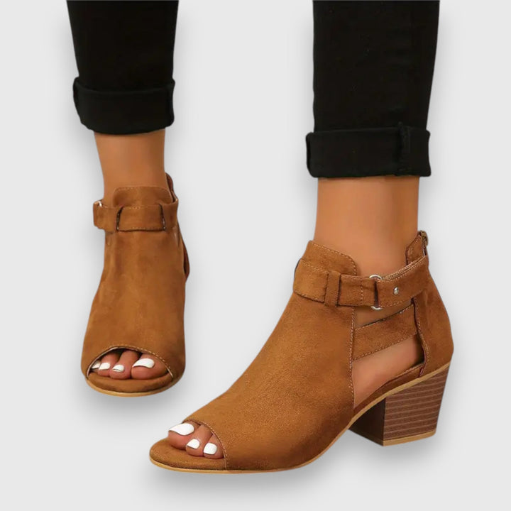 Nadine – Sandal med Tykk Hæl