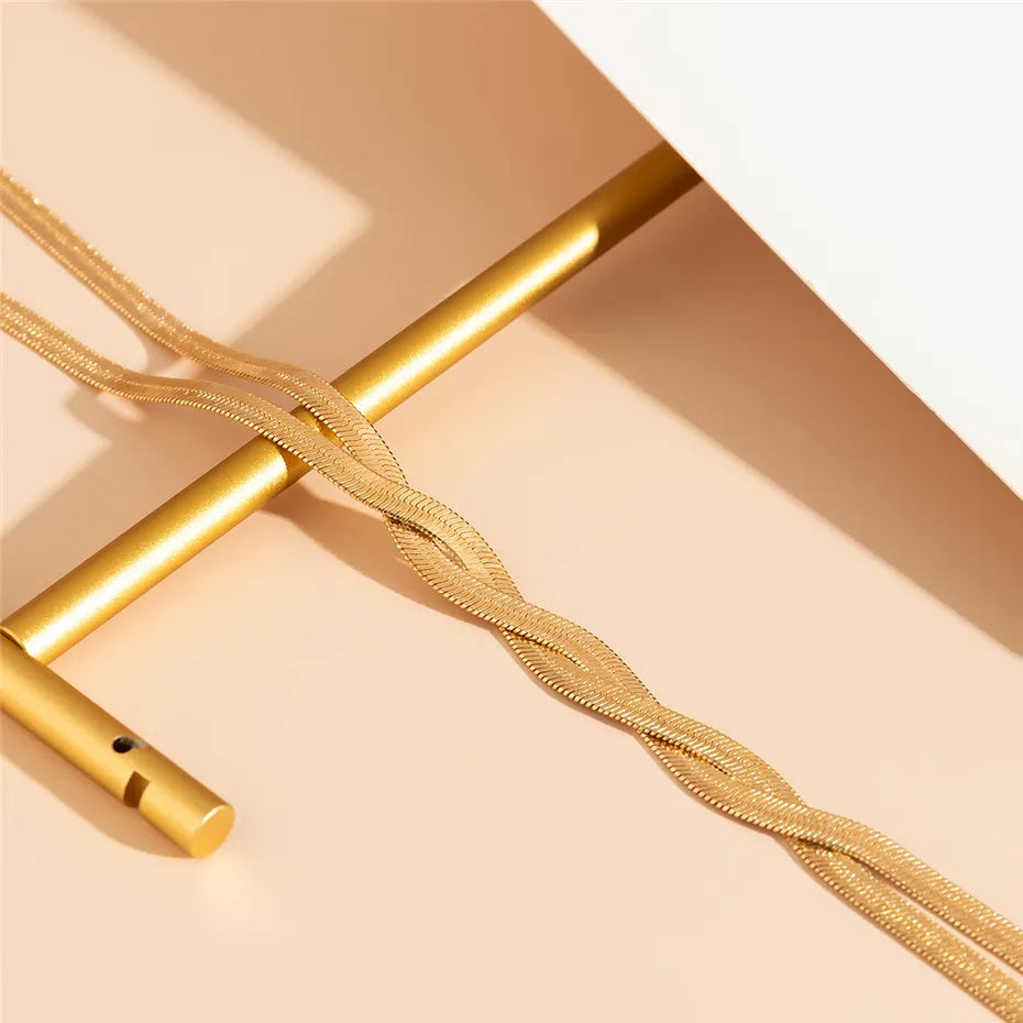 Elegant Lang Halskæde med Justerbart Slange Design