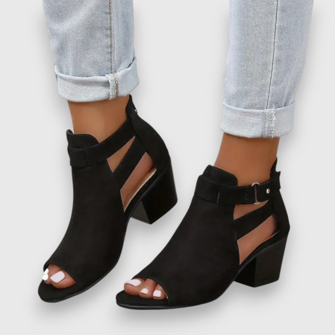 Nadine – Sandal med Tykk Hæl