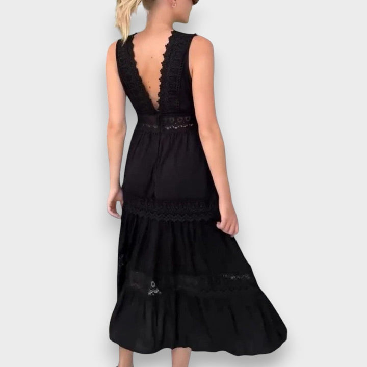 Elsbeth | Elegant Blondekjole med V-udskæring