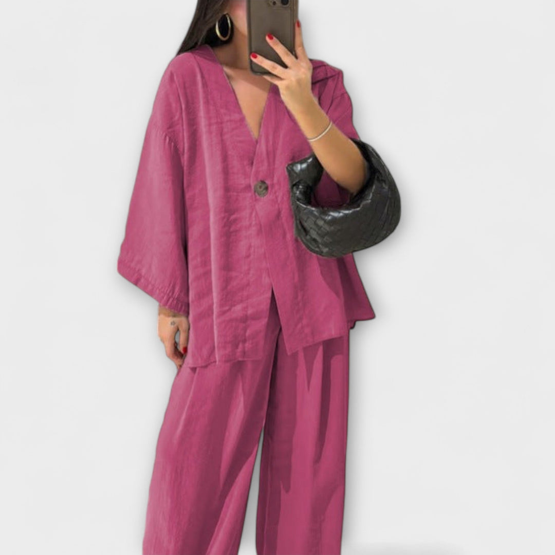 Jacqueline - Casual V-Hals Top og Bukser Duo