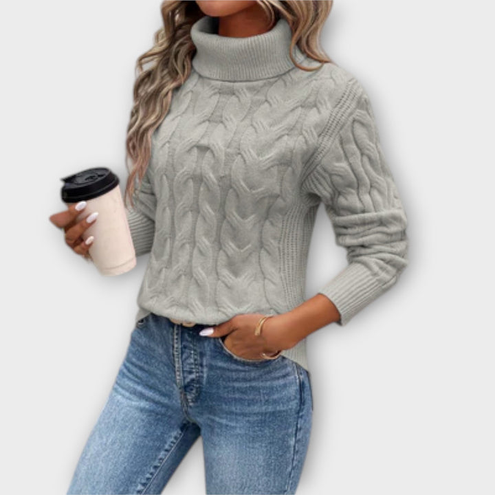 Amelia – Elegant Rullekrave Sweater i Strik