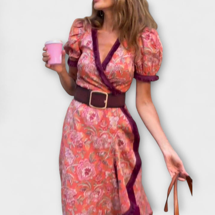 Elegant pink maxikjole med korte ærmer