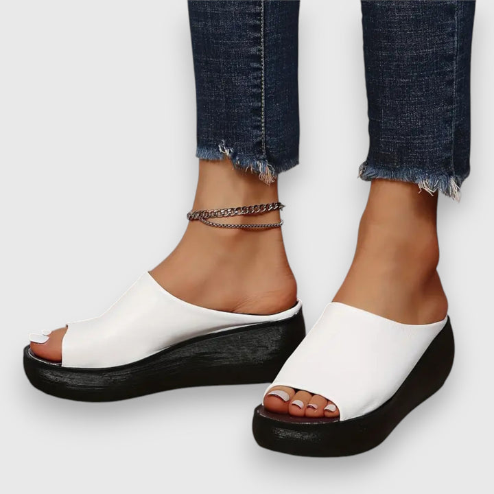 Amelie – Weichi Faux Læder Sandal