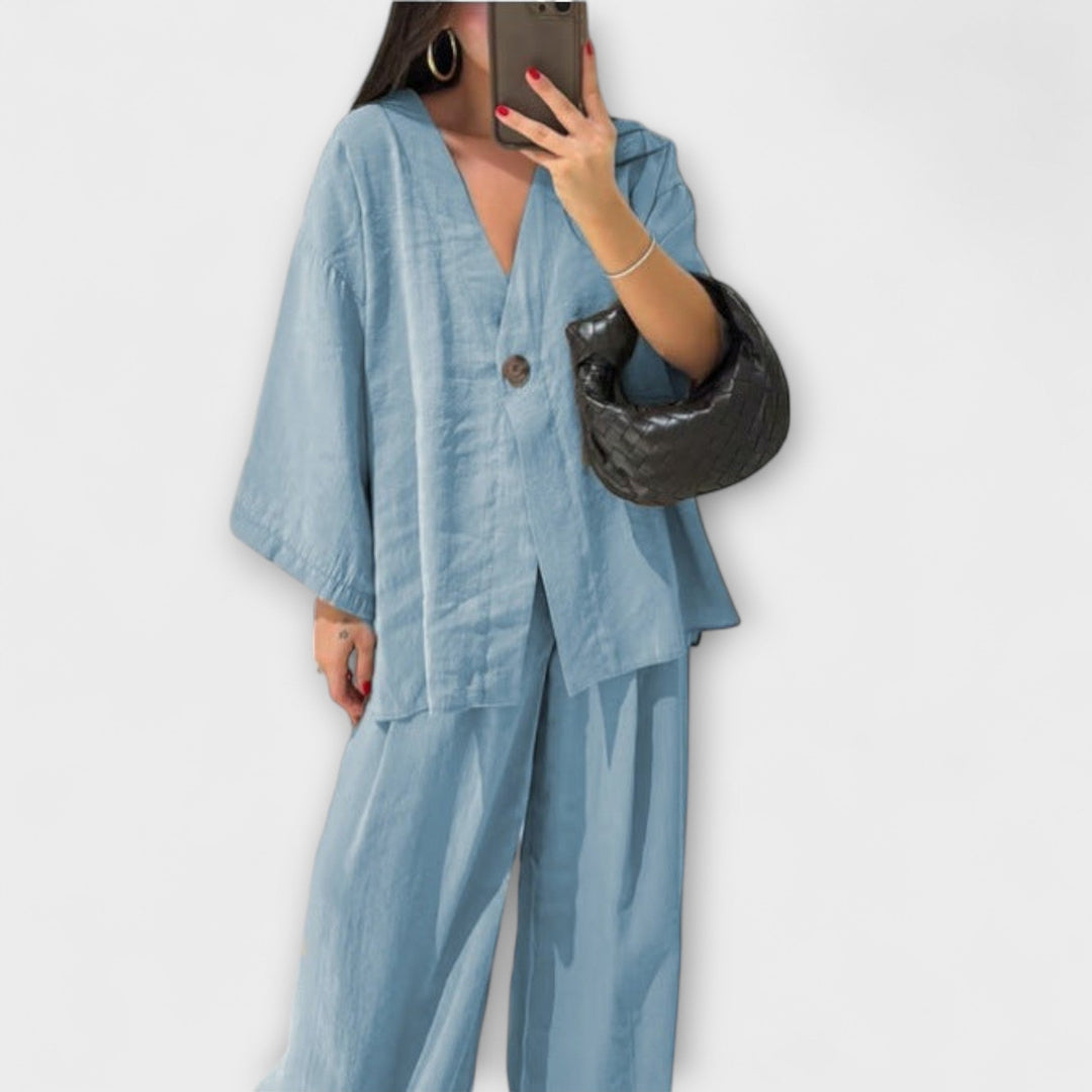 Jacqueline - Casual V-Hals Top og Bukser Duo