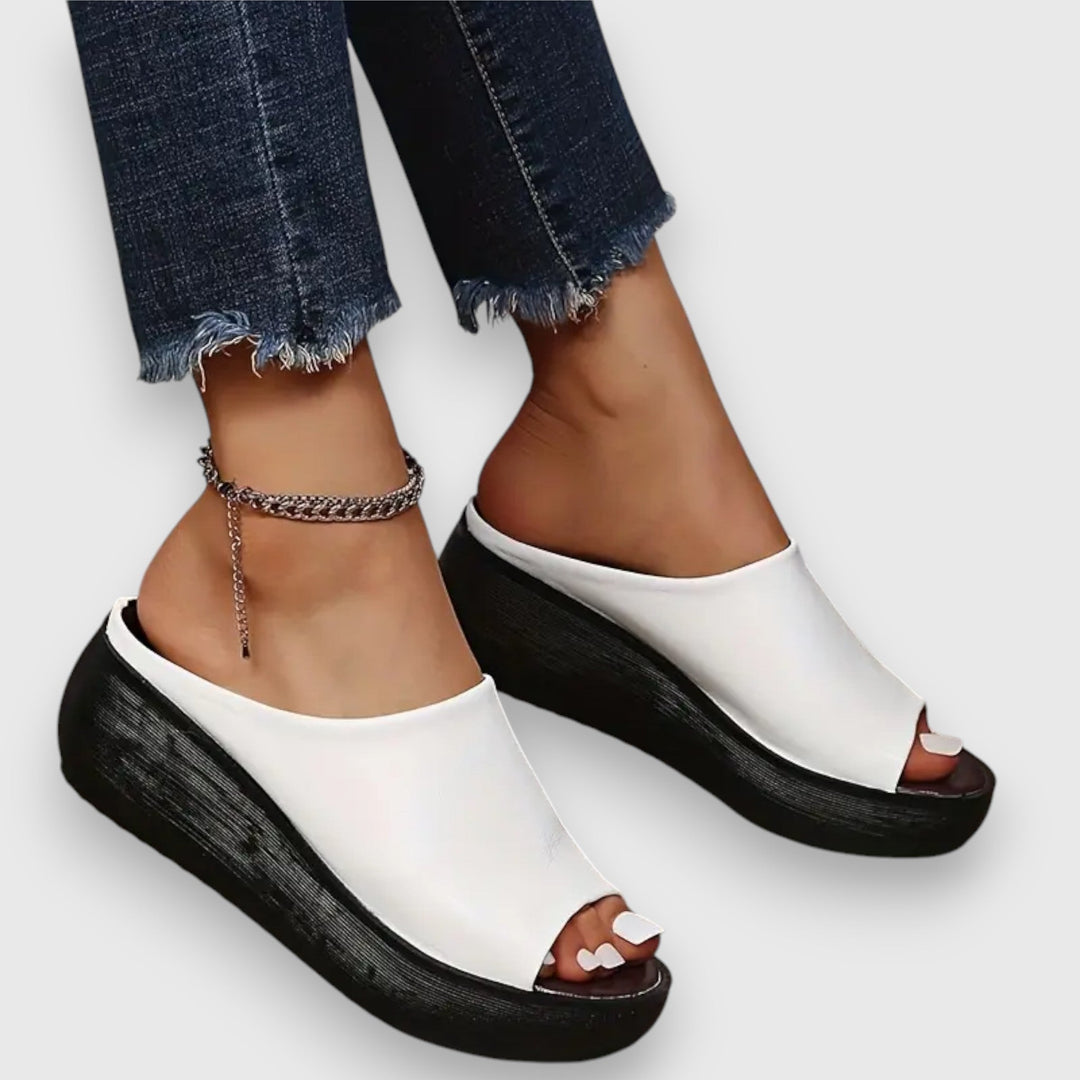 Amelie – Weichi Faux Læder Sandal