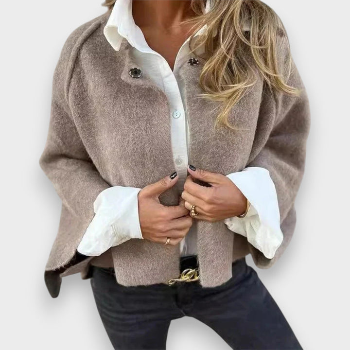 Annie | Kort Jakke med Elegante Flared Ærmer