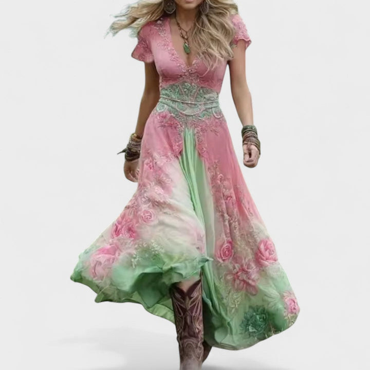 Elina | Stilfuldt Skåret Blomsterkjole