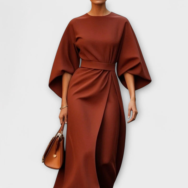 Sonia - En elegant kjole med ærmer