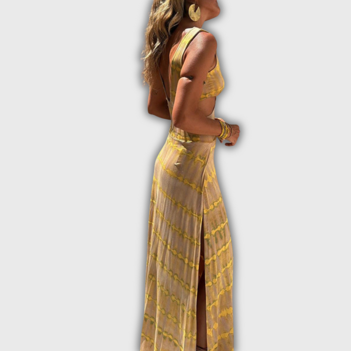 Bianca – Kjole med Dybt Udsnit og Udsparinger