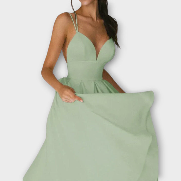 Ailana - Kvinders Kjole med Dyb V-udskæring