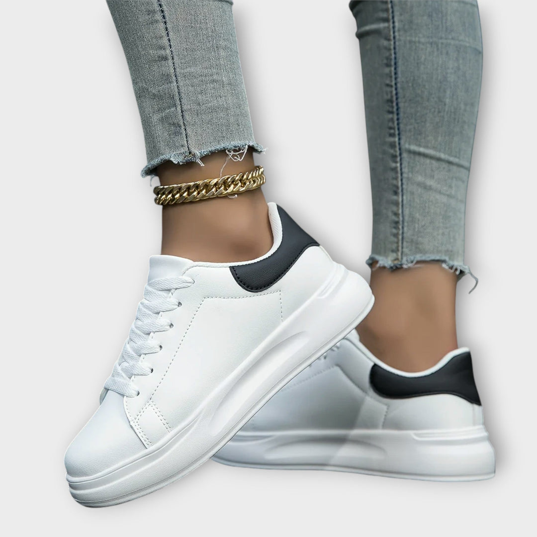 Minimalistiske og Komfortable Hvide Sneakers til Damer