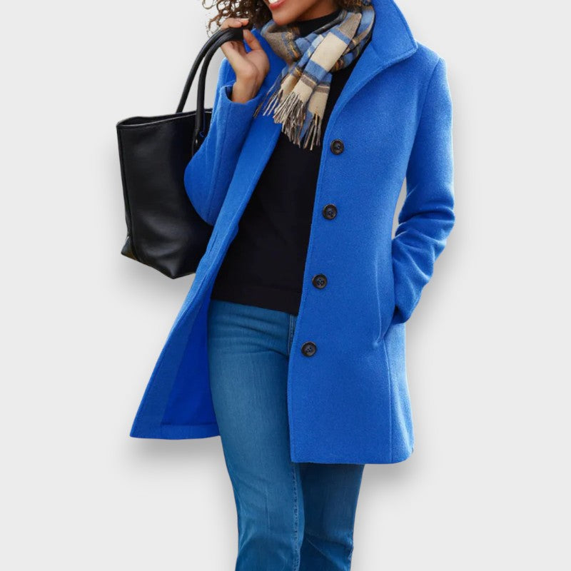 Carla | Klassisk Frakke med Elegante Knapper