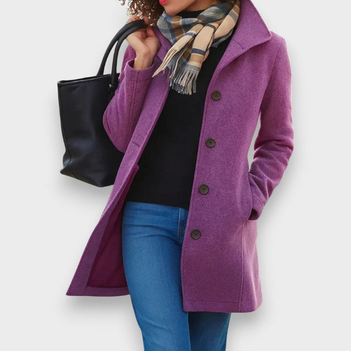 Carla | Klassisk Frakke med Elegante Knapper