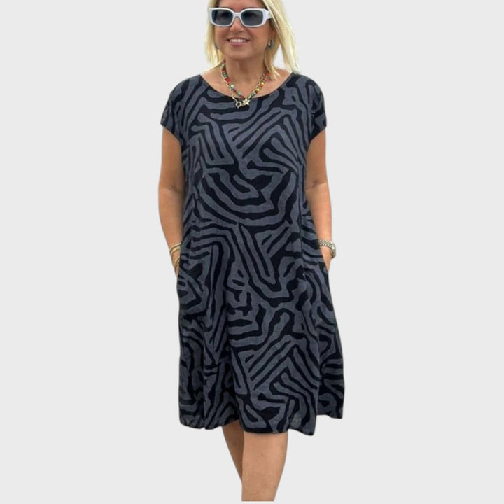 Giselle | Sommerkjole med Rund Udringning og Smukt Print